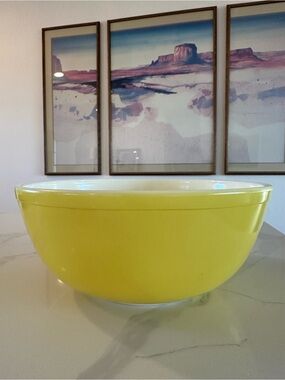 Vintage Pyrex 404 Yellow Mixing Bowl - Made in USA